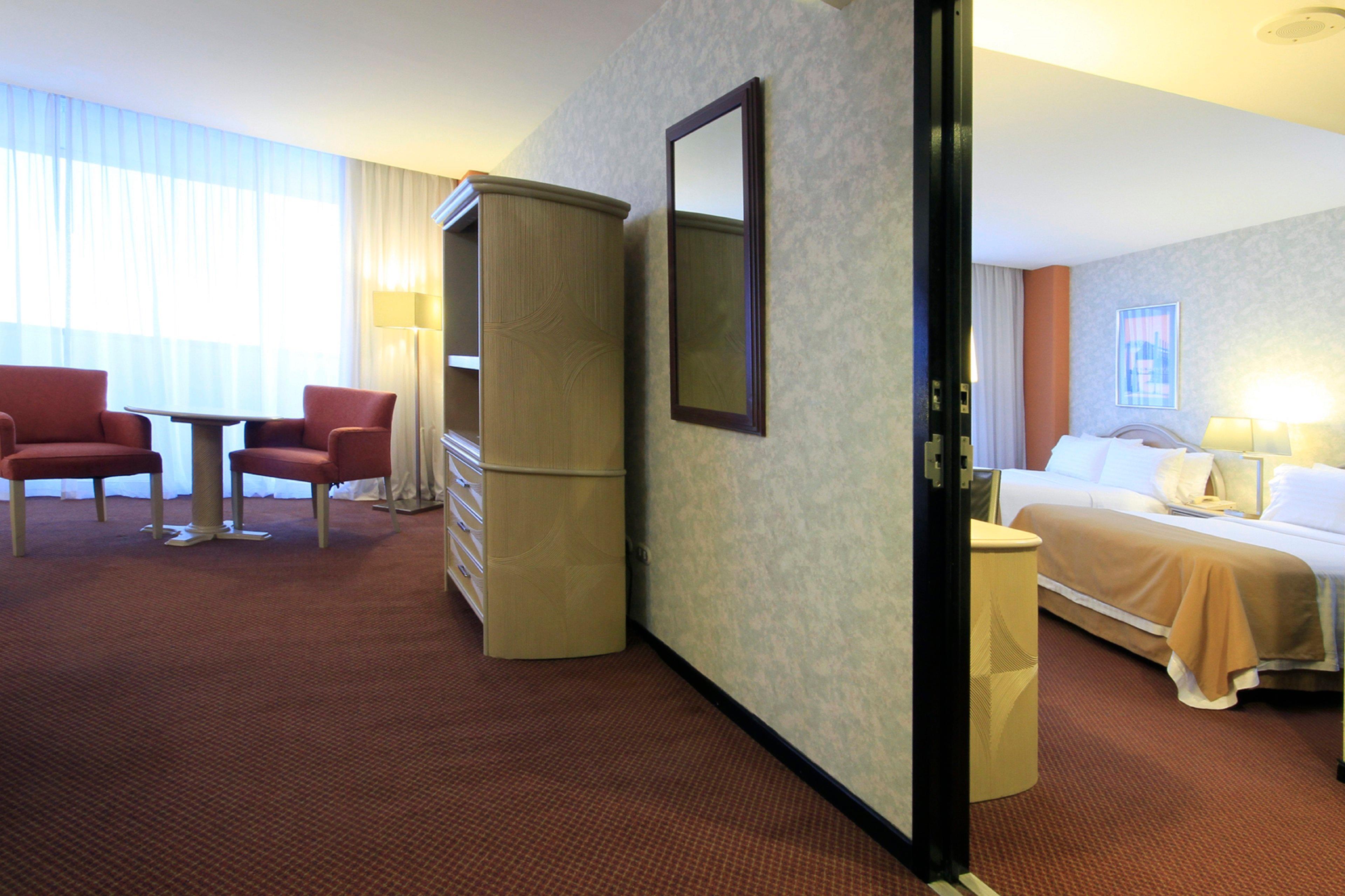 ホリデイ イン モンテレイ パルケ フンディドーラ モンテレー エクステリア 写真 A room at the hotel