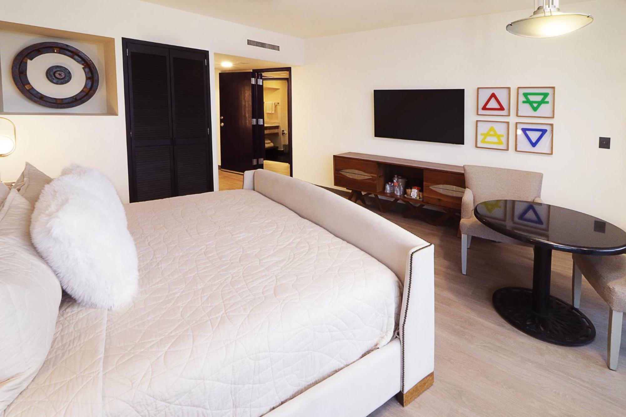 ホリデイ イン モンテレイ パルケ フンディドーラ モンテレー エクステリア 写真 A room at the hotel